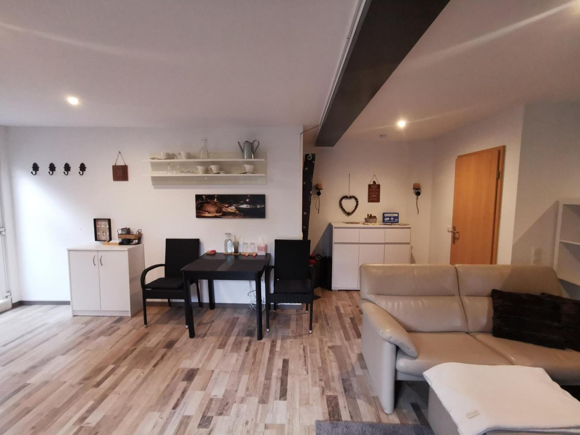 Apartment Ferienwohnung *